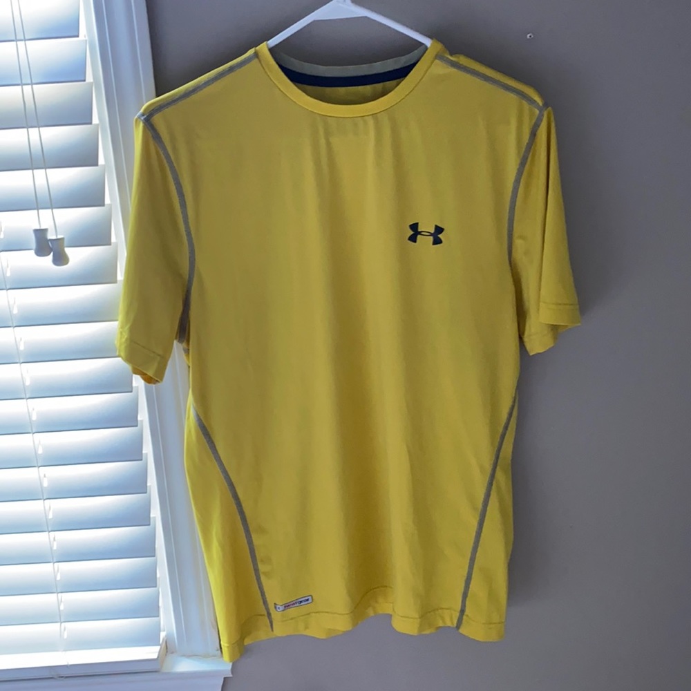 Men’s yellow Under armor work out dry fit T-shirt